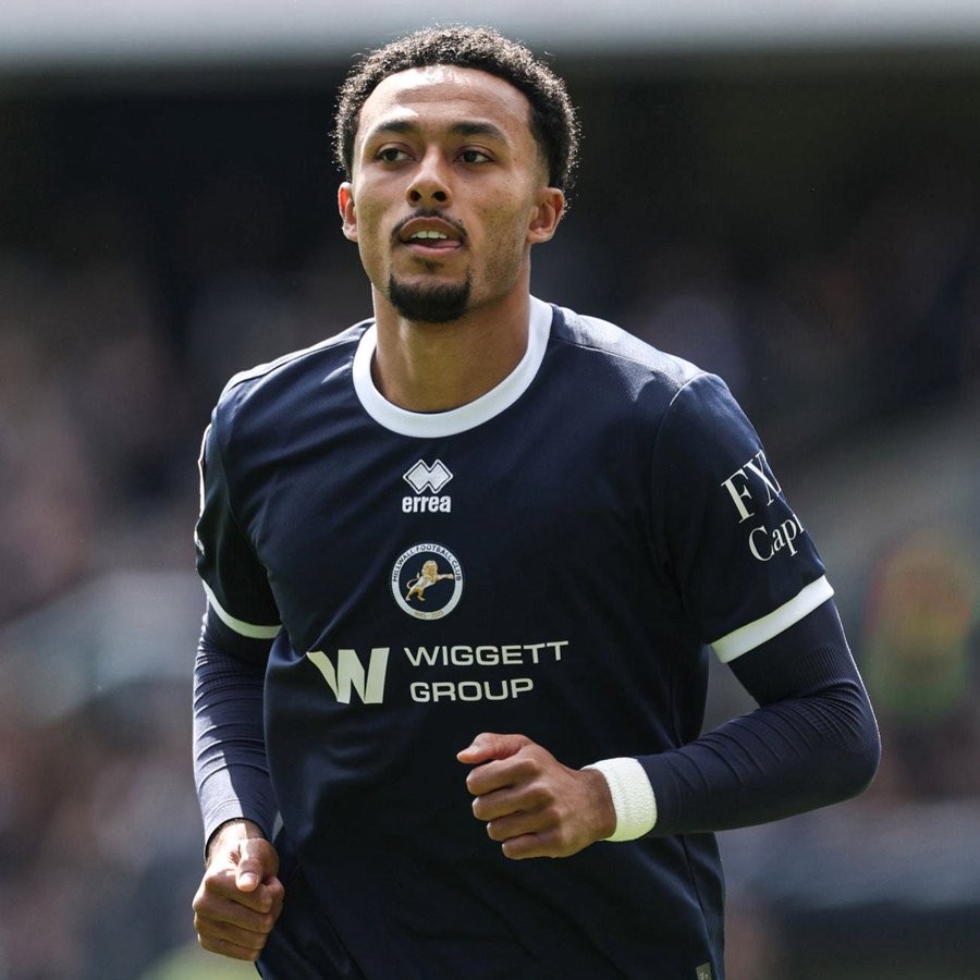 Sky: Brighton Akan Terus Mengejar Aziz Meski Dua Tawaran Ditolak Millwall