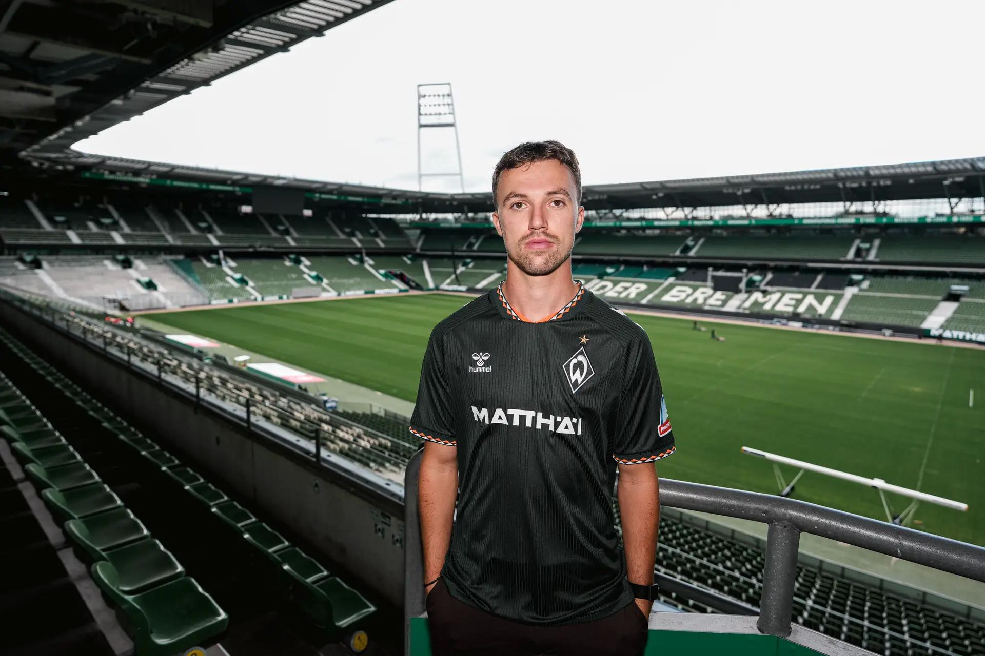 Offiziell: Ajax-Mittelfeldspieler Carel Eiting wechselt leihweise zu Werder Bremen