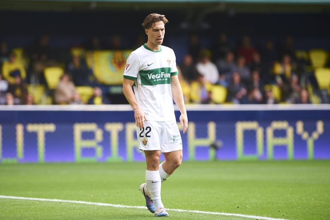 Crystal Palace Berupaya Datangkan Bek Elche Afingruber