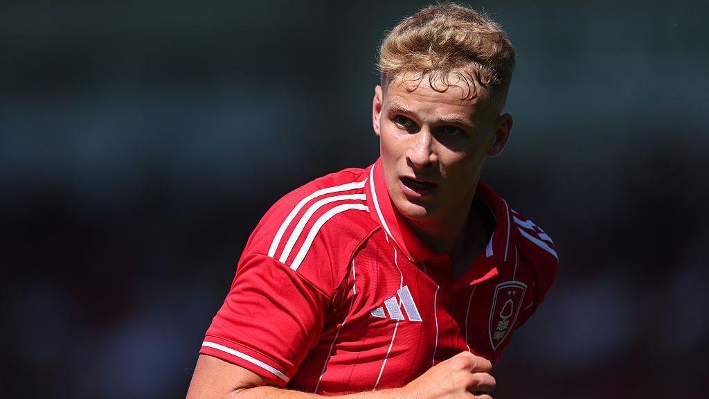 Jurnalis: Bek Nottingham Forest Abbott Jalani Tes Medis di Southampton