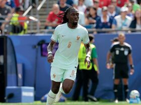 Chelsea close to Kone deal with Roma, as Gittens loan move other way explored