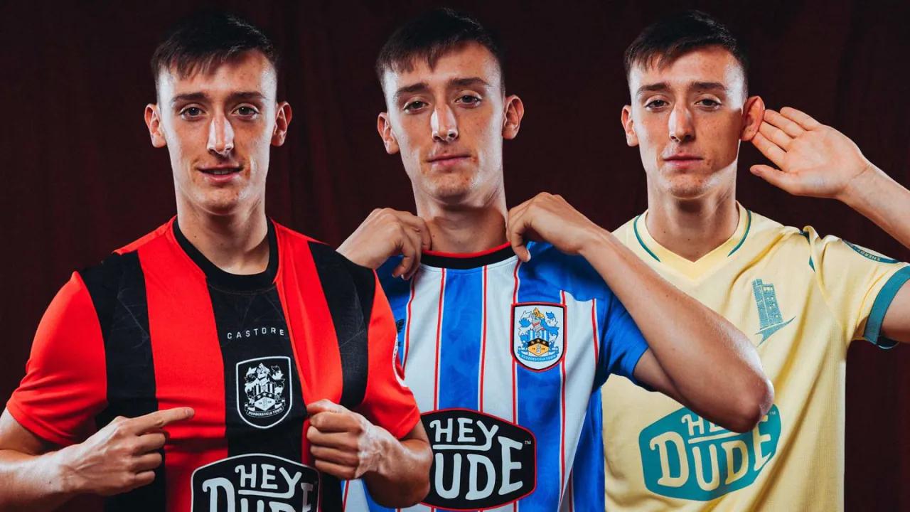 Oficial: Huddersfield contrata Humphreys do Ipswich Town por empréstimo de uma temporada