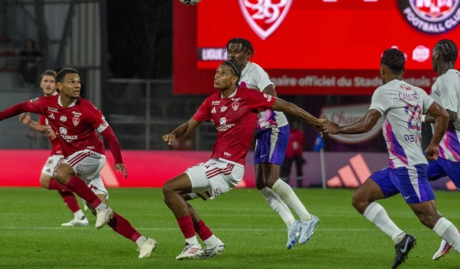 Medien: FC Fulham und Crystal Palace scheitern mit Angeboten für Le Gac von Stade Brest