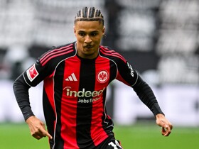 Leeds round off transfer window with Bahoya loan