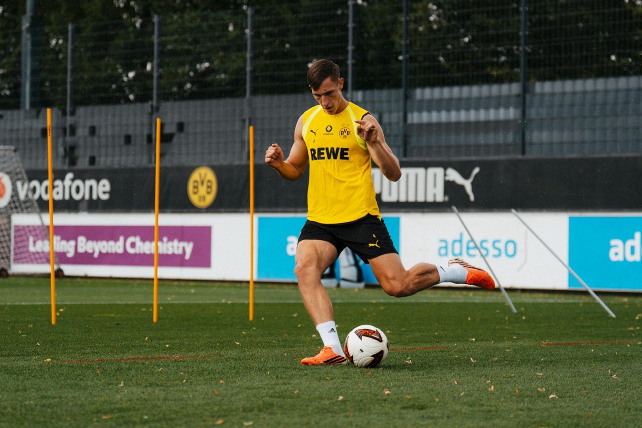 Dortmund confirms Schlotterbeck returns to training, completes first ball session