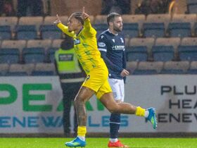 Dundee 1-1 St Johnstone: Saints secure Tayside derby draw after late drama at Dens Park