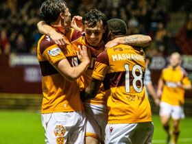 Motherwell 3-0 Dundee United: Well continue unbeaten league start with stroll against visitors