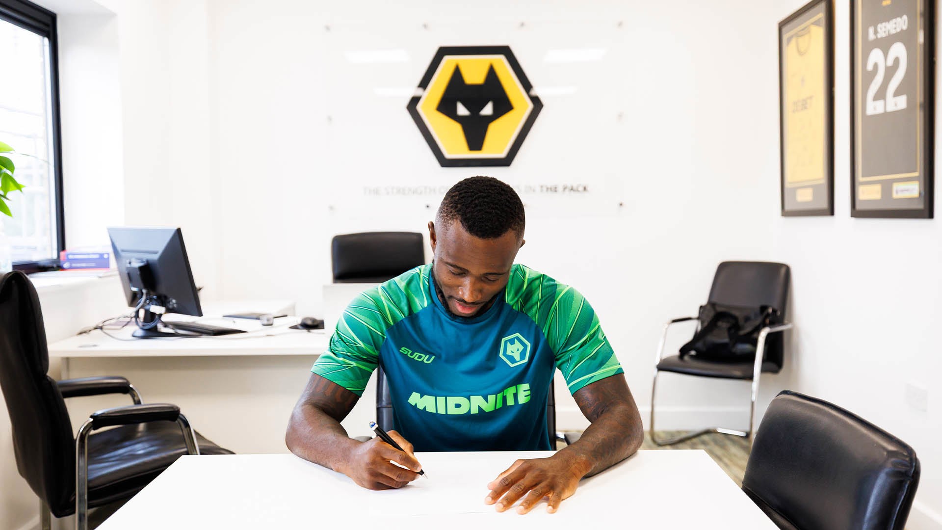 Offiziell: Ivorischer Verteidiger Konan wechselt ablösefrei zu Wolverhampton Wanderers