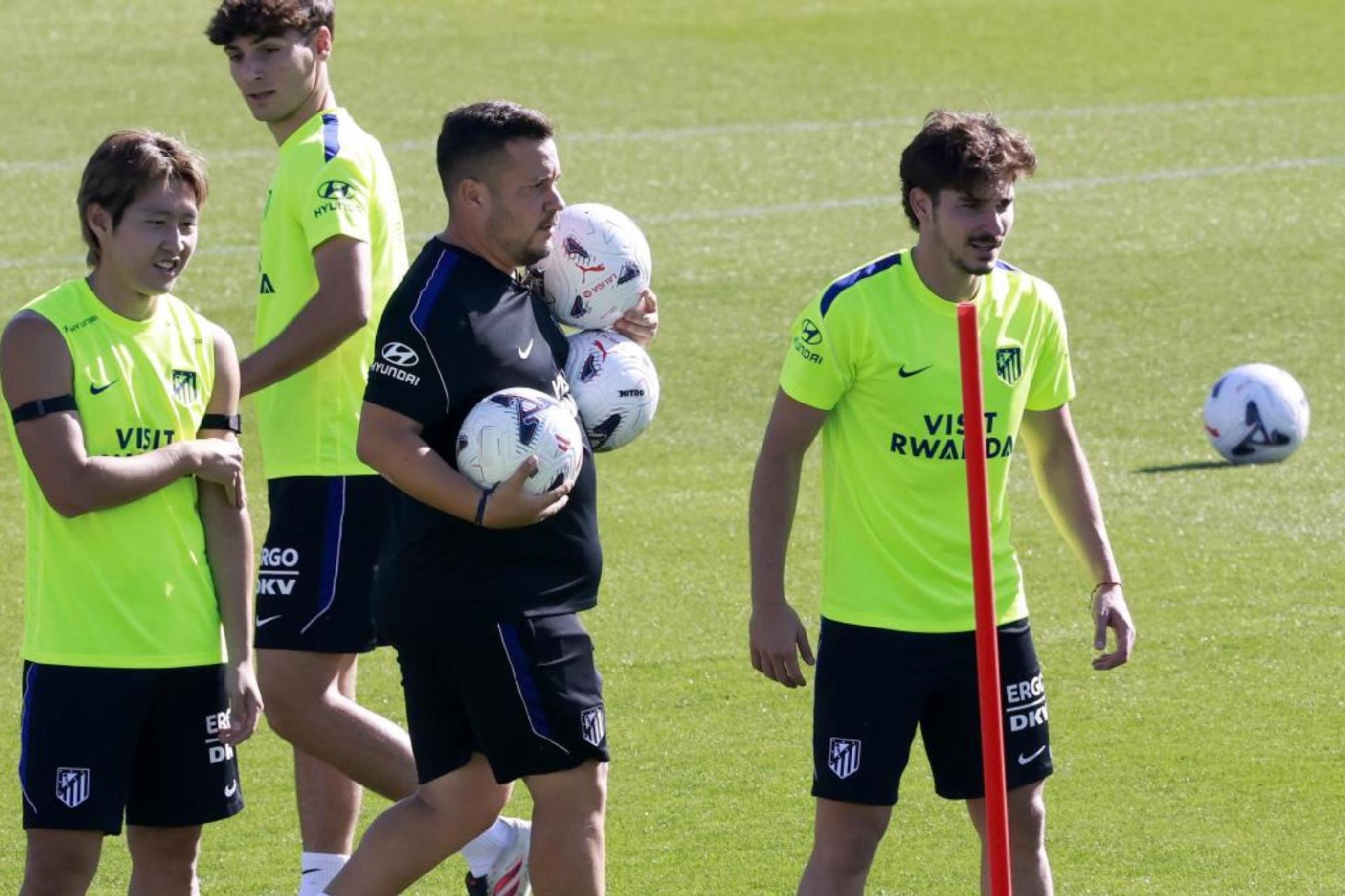 Alvarez Tersenyum di Latihan, Bisa Jadi Starter Melawan Bilbao