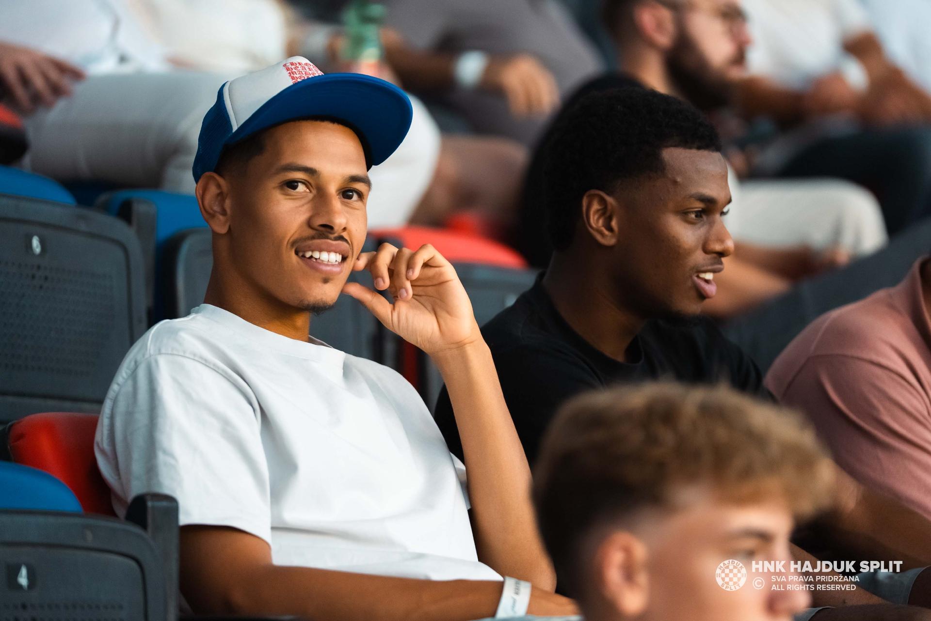 Oficial: Hajduk contrata meio-campista Fayez, do Montpellier, com vínculo até 2029