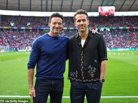 Hugh Jackman in talks to buy into Norwich in move that would set up with Ryan Reynolds
