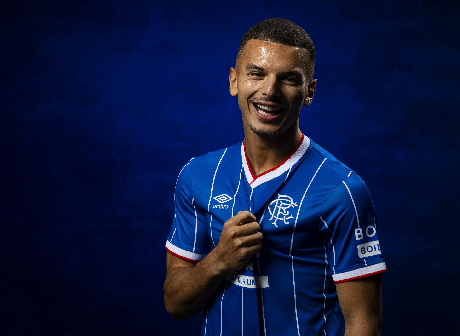Officiel : L'ailier Badredine Bouanani rejoint Glasgow Rangers FC en prêt en provenance de Stuttgart