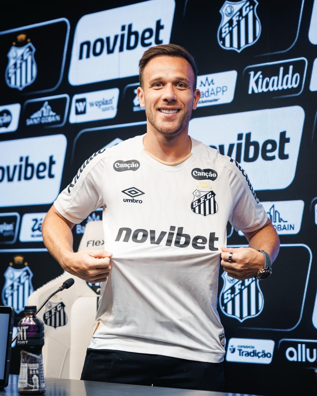 อาร์เธอร์เผยรู้สึกเป็นเกียรติที่ได้สวมเสื้อซานโตส อันทรงเกียรติ
