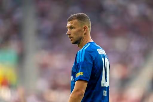 Neururer: Temo che Džeko non sarà un titolare fisso allo Schalke 04
