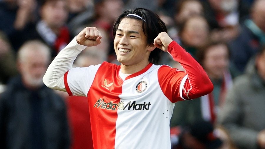 Le directeur technique de Feyenoord révèle : Ayase Ueda voulait rejoindre un top 5 après la Coupe du Monde