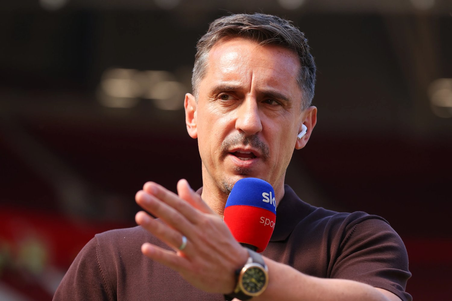 Neville: Arsenal Beat Chelsea 2-0 and Can Continue Challenging for Premier League and Champions League This Season