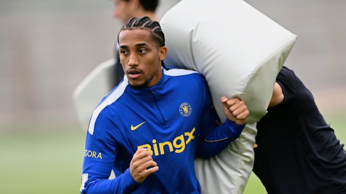 Chelsea trainiert mit Rugby-Tackling-Säcken für Arsenal-Spiel, um die Körperlichkeit zu verbessern