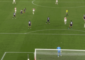 半场：斯图加特1-0科隆，哈努斯率先破门