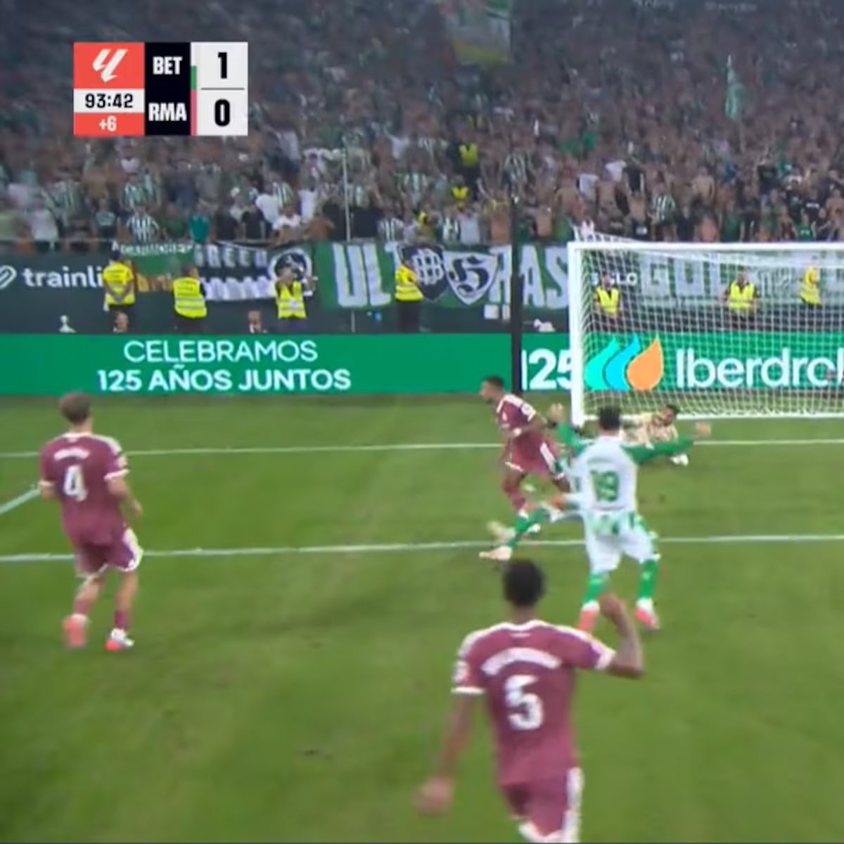 También hay que saber ganar: muy feo lo de Valles a Mbappé nada más pararle el penalti