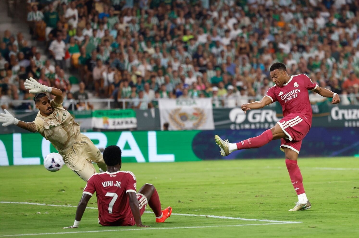 Roncero: Real Madrid's Defeat to Betis Was Unfair from a Pure Football Perspective