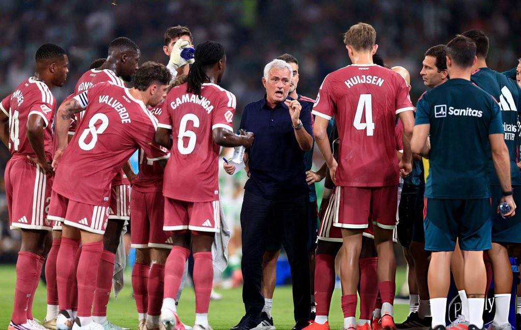 Mundo Deportivo: RM TV torna alla carica, i Blancos accusano gli arbitri di doppio standard tra Real Madrid e Barcellona