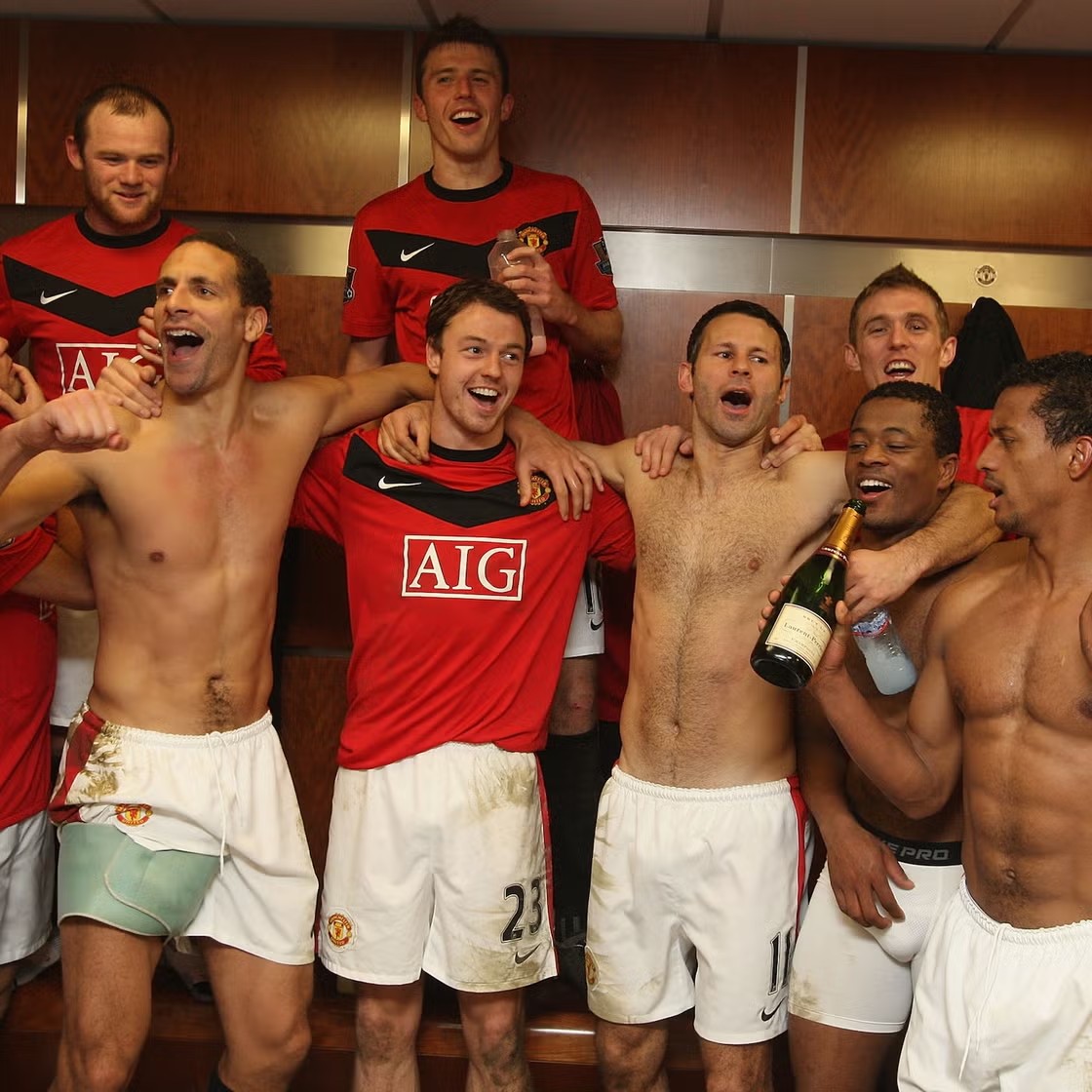 Ferdinand: Nani y Evra eran los más fuertes de Manchester United en relación a su peso corporal