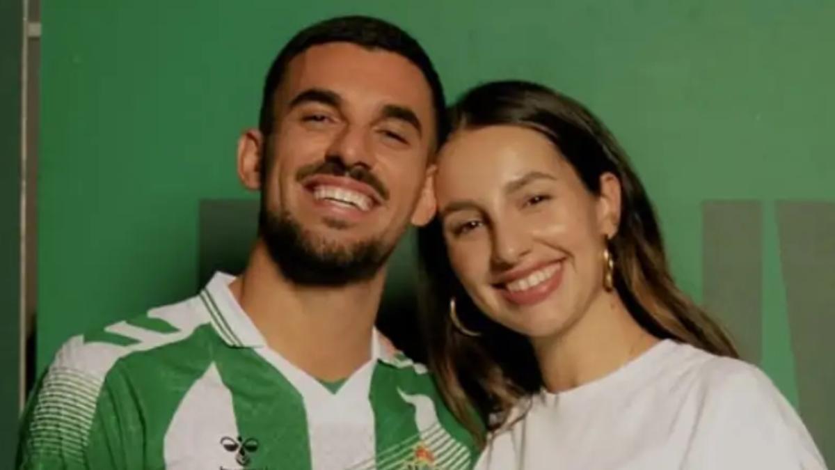 Marca : Ceballos réalise son rêve en revenant au Betis, sa compagne célèbre sur les réseaux