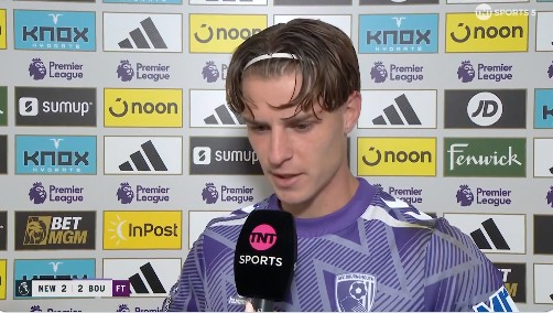 Scott : Nous avons de nouveau encaissé un but en fin de match, c'est vraiment décevant