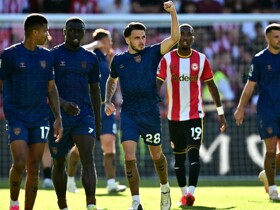 Le Bris sees postives after Sunderland rescue a point against Brentford