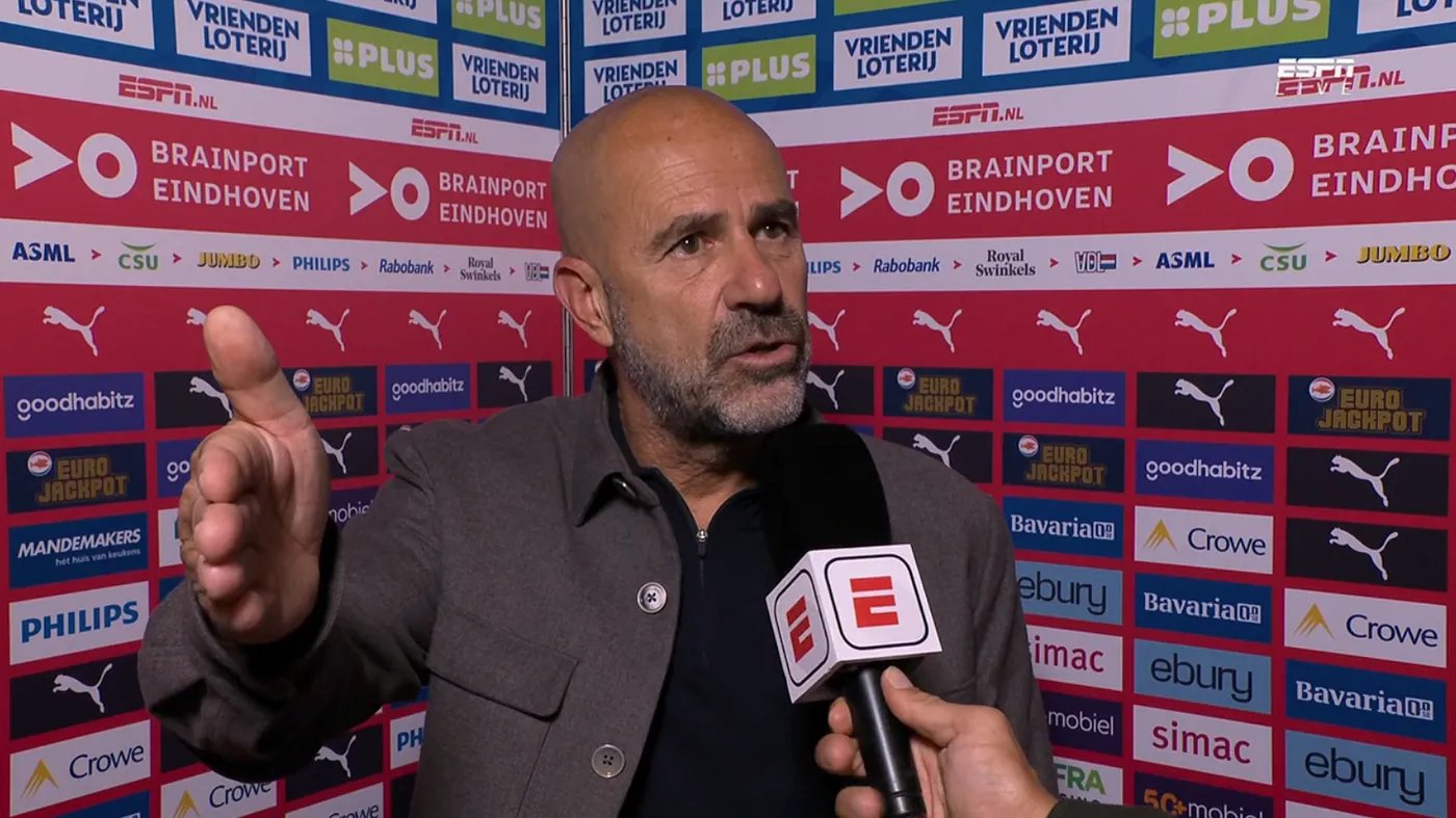 Bosz defiende a Van Bommel tras el choque con Aaronson: "No fue intencional"