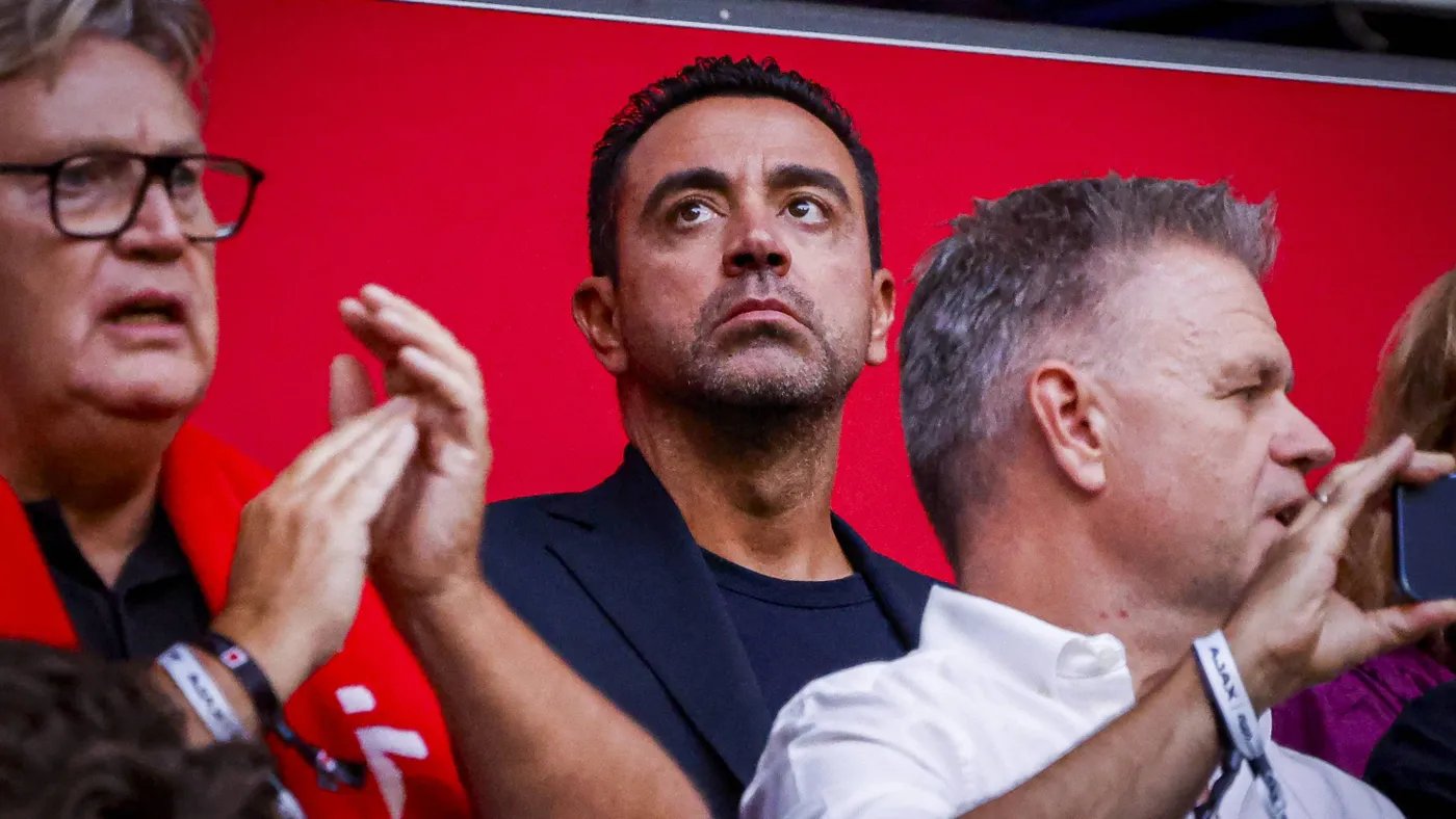 De Telegraaf: Xavi theo dõi trận Ajax vs PSV Eindhoven, ghi chú 3 cầu thủ