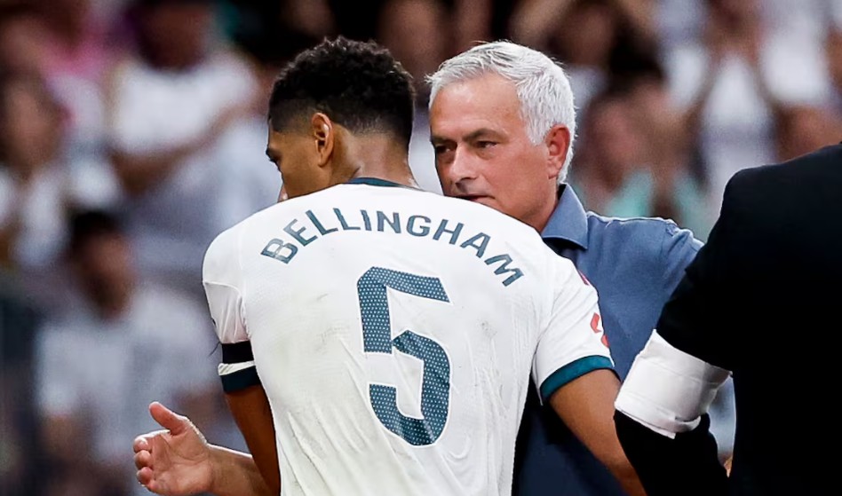 AS : Mourinho pourrait reculer Bellingham contre l'Inter, Brahim en numéro 10