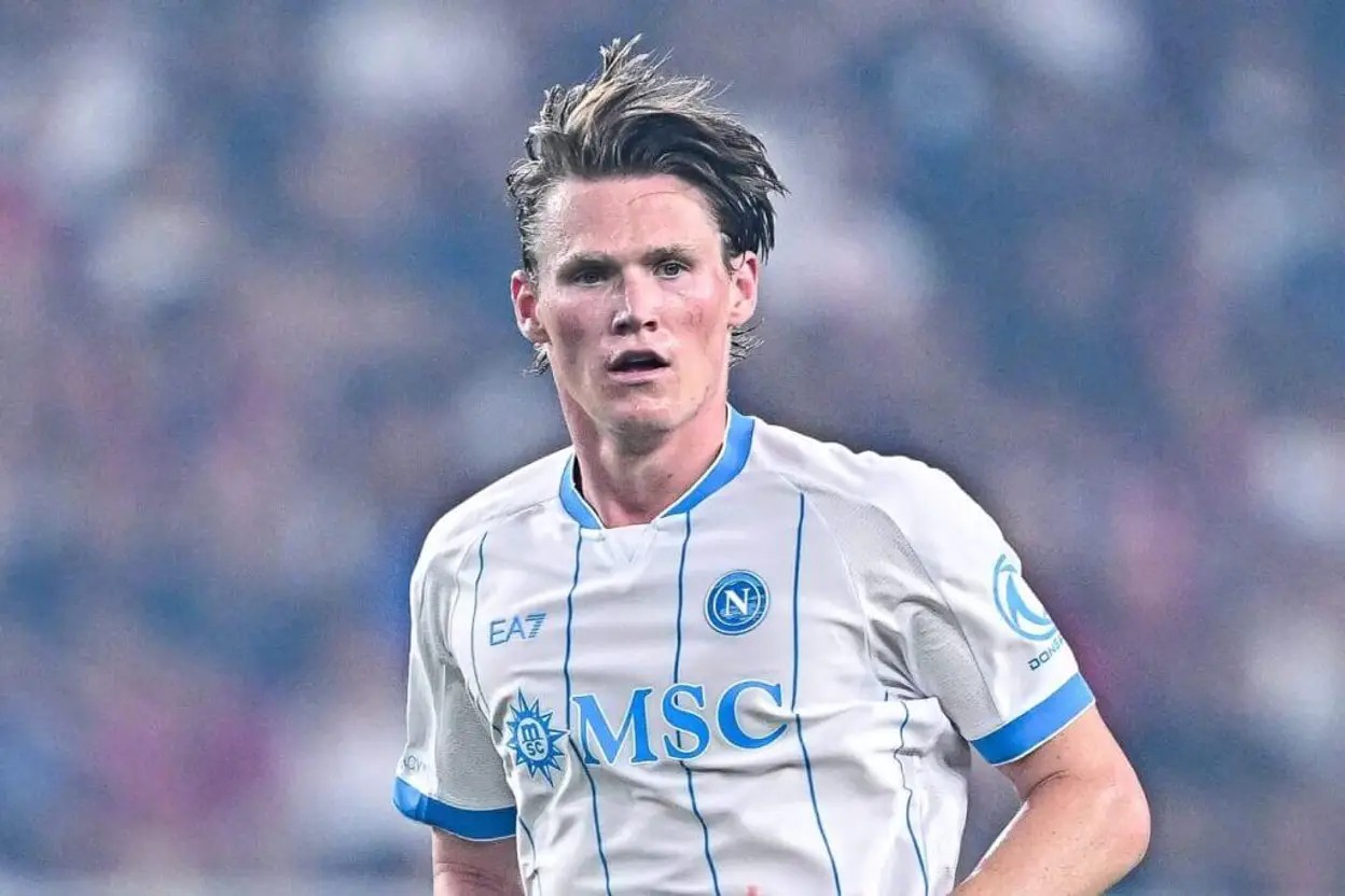 McTominay fue diagnosticado con arritmia al unirse al Nápoles; será operado por indicadores elevados recientes
