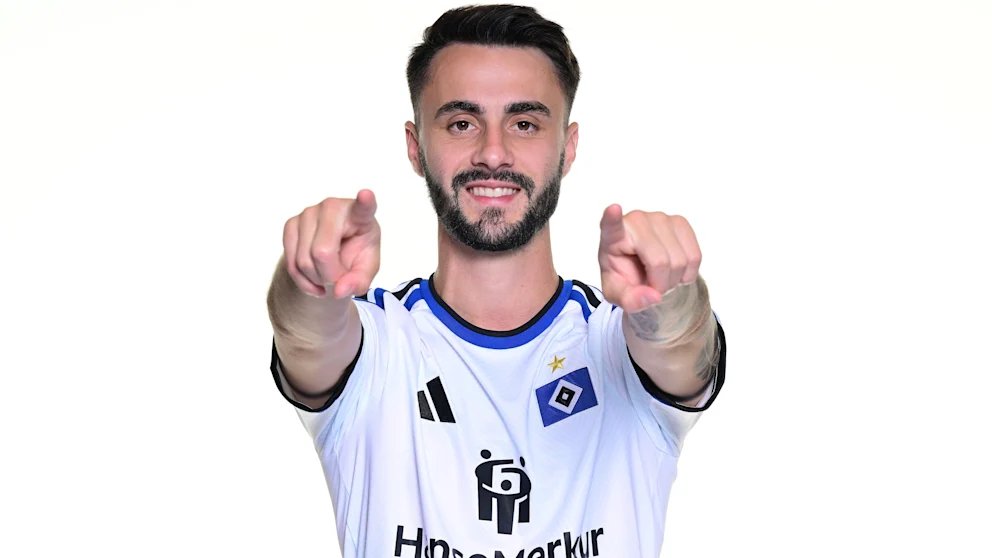 Hamburg sells nearly 2,000 Vieira #20 jerseys since his return, per Bild