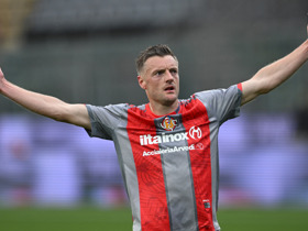 Burnley sign Vardy after poor start to Championship campaign