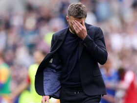 Conceding Everton's late equaliser 'hurts' Man Utd, says Carrick