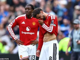 Neville reveals why he has a 'big fear' about Man United's defence after draw with Everton