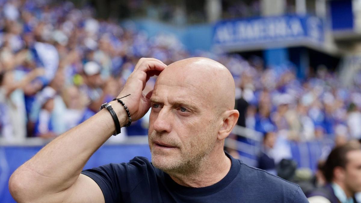 Real Oviedo Trainer: Fußball wird widerlich, Standbilder führen zu Roten Karten