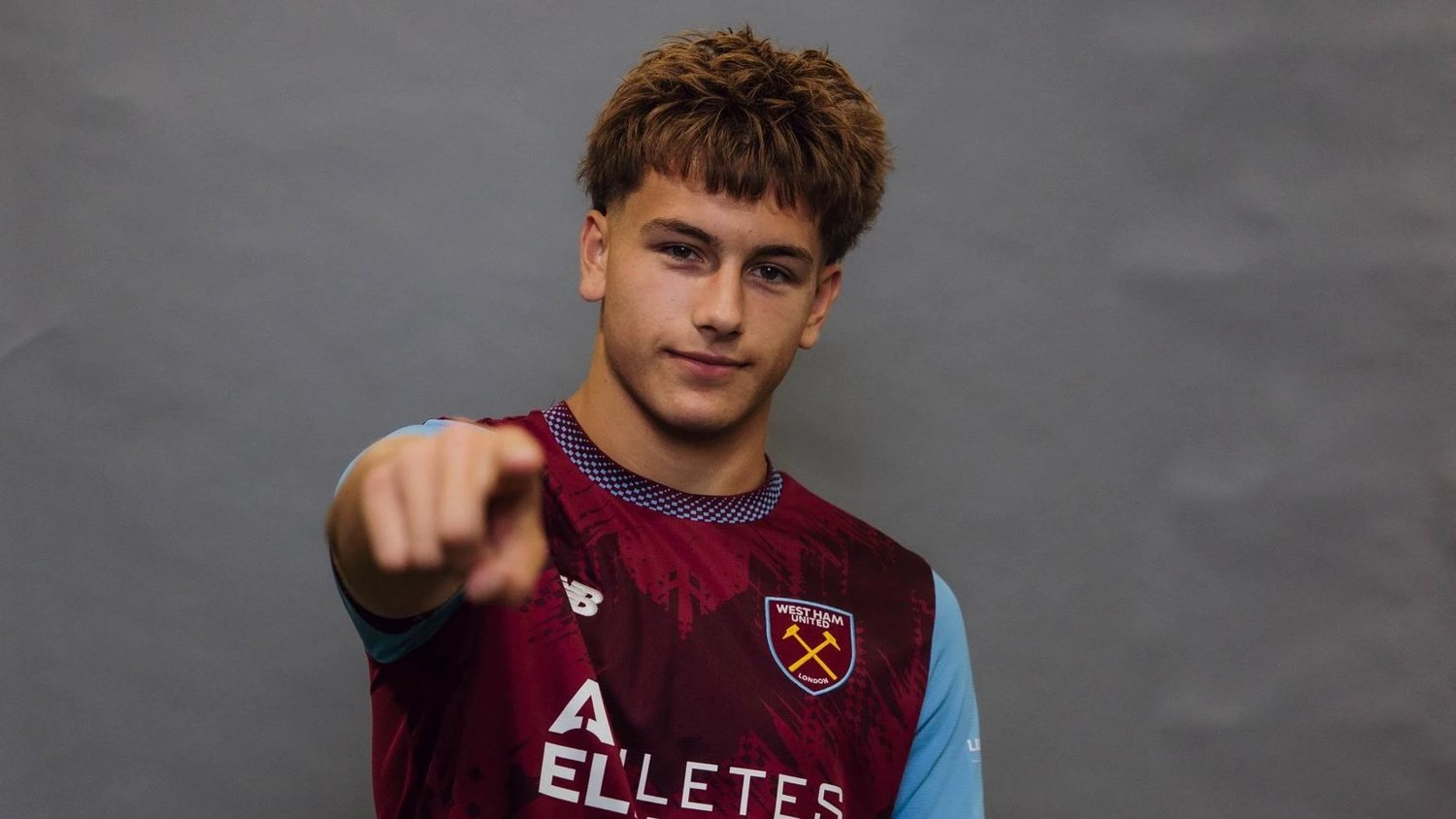 Offiziell: West Hams 17-jähriger Stürmer Frankie Day unterschreibt ersten Profivertrag