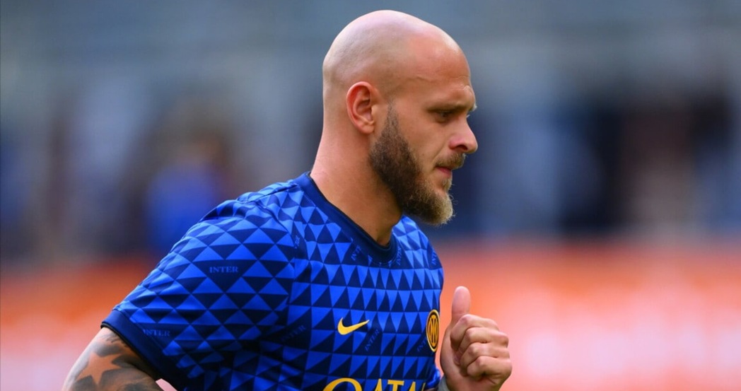 Tuttosport: Dimarco fora do jogo contra o Real Madrid, Carlos Augusto o substituirá como titular