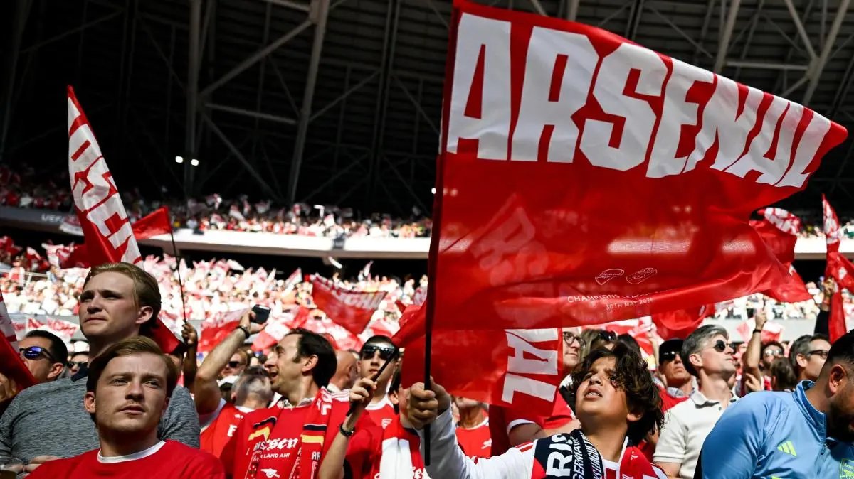 Corriere della Sera: Napoli-Arsenal ad alto rischio, circa 1.500 tifosi dell'Arsenal attesi