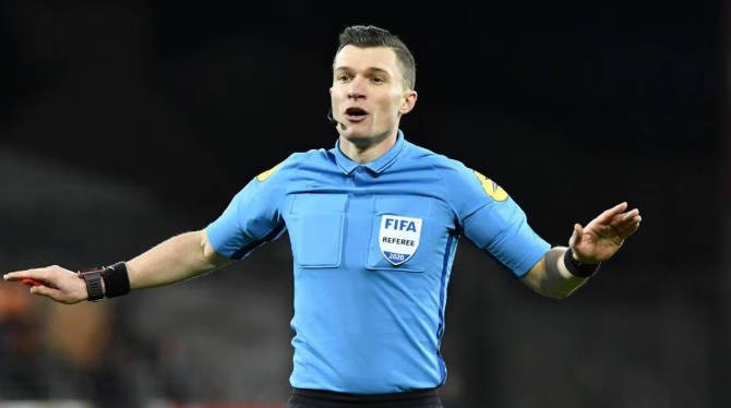 Officiel : L'arbitre français Willy Delajod dirigera Manchester United contre Shabab Al Ahli en Ligue des champions