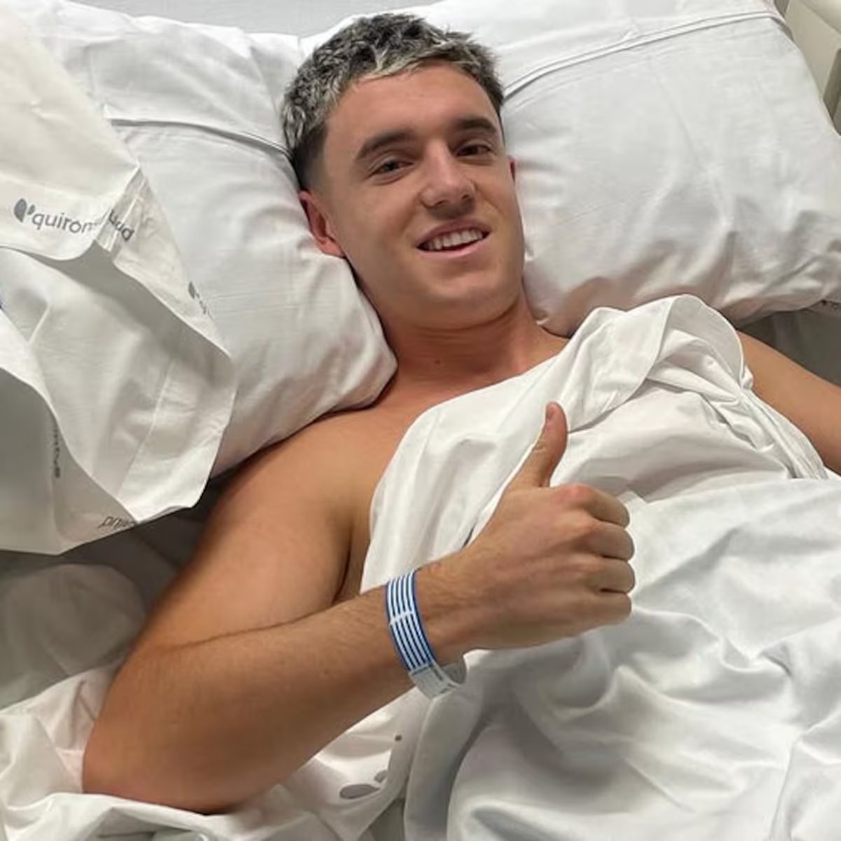 Aarón Ochoa, operado con éxito de su rodilla
