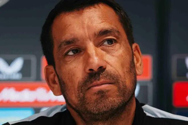 Van Bronckhorst: Soy parte de la historia del Barcelona, volver aquí es muy especial
