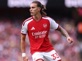 Calafiori 'best left-back in the Premier League by far', claims Carragher