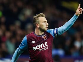 Bolton 2-3 West Ham: Jarrod Bowen double sends Nuno Espirito Santo's Hammers top of the Championship