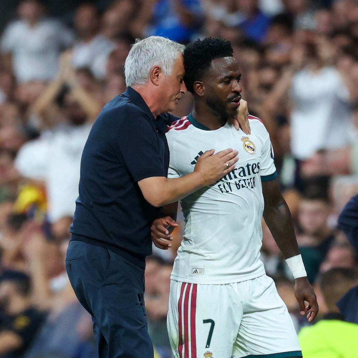 Mourinho protege a Vinicius de los pitos del Bernabéu