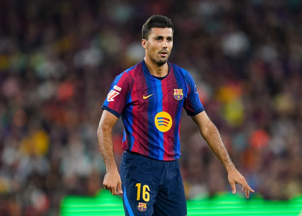 Henry: Rodri là một Busquets khác, anh ấy có thể hoàn toàn thay đổi đội bóng của bạn