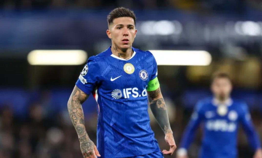Scholes : Chelsea ne peut pas viser le titre, trop sentimental d'avoir laissé partir Enzo