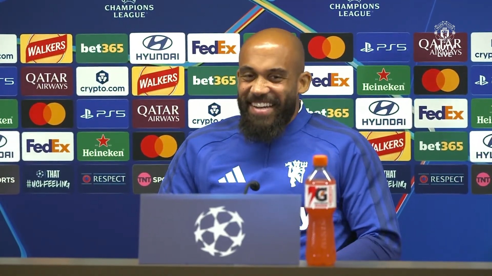 Mbemba: Lần đầu tiên xem bốc thăm Champions League với tư cách cầu thủ, cảm giác thật đặc biệt